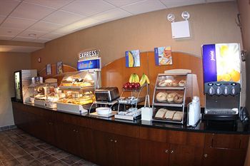 Country & By Radisson, Staten Island 3* New York