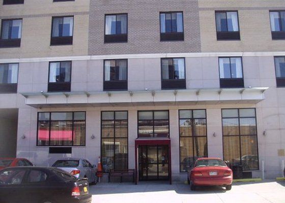 Sleep Long Island - Manhattan View 3*