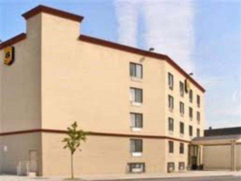 Super 8 By Wyndham Jamaica North Conduit Hotel 2*