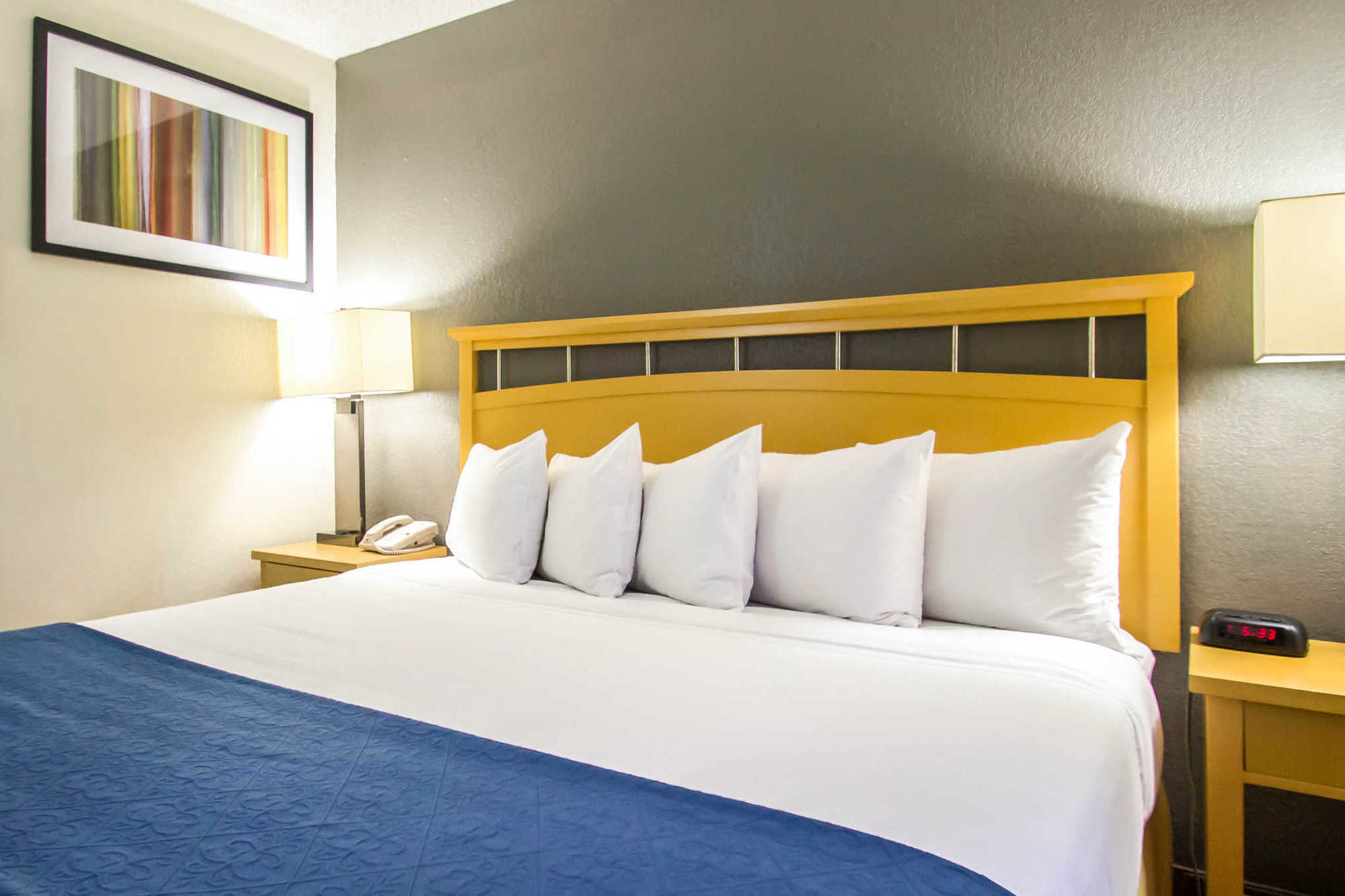 Hudson River Hotel 3*