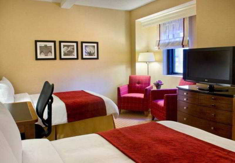 Marriott East Side Hotel 4*