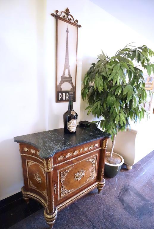 Paris Hotel New York