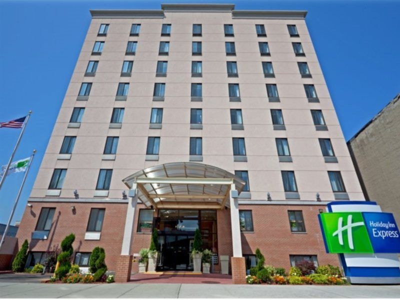 Express Brooklyn By Ihg Hotel 3*