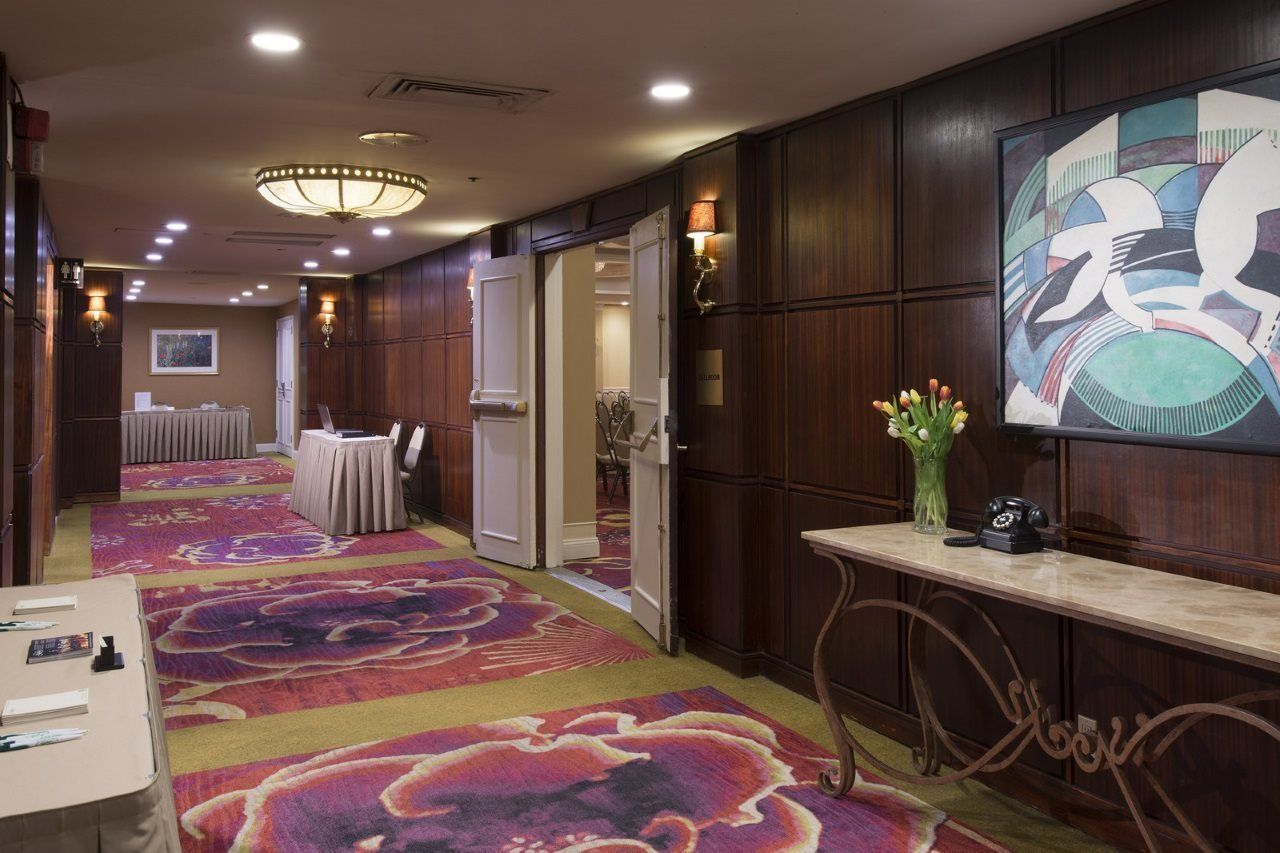 The Skyline Hotel 3*