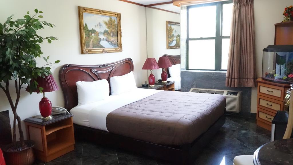 Paris Hotel New York