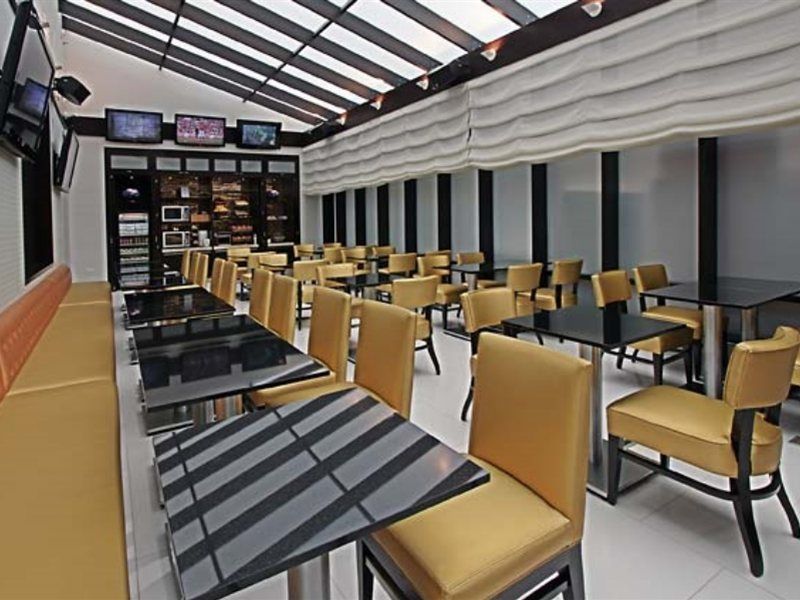 Fairfield By Marriott Manhattan Times Square Hotel