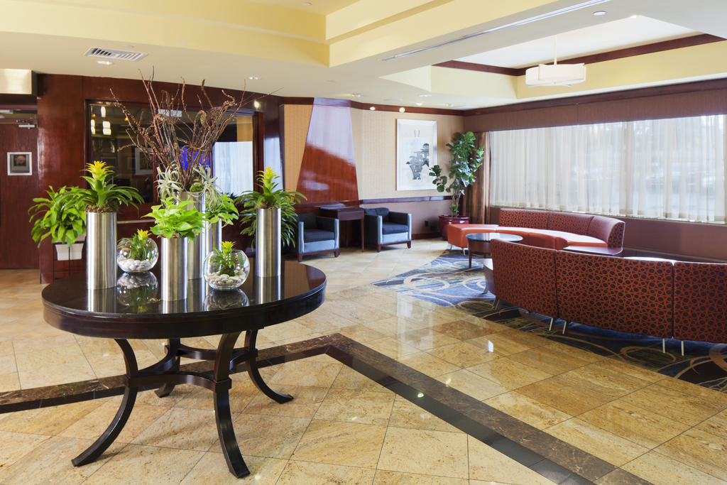 Hotel Doubletree By Hilton Jfk Airport 3*