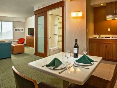 Hotel Springhill By Marriott Laguardia Airport 2*