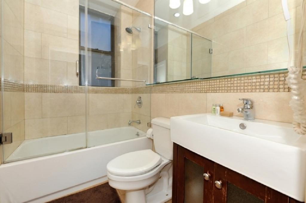 One Bedroom Midtown South Apartment *