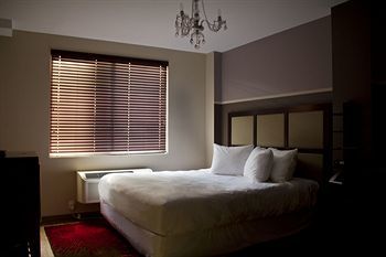 Hotel Vetiver / Manhattan Skyline 3*