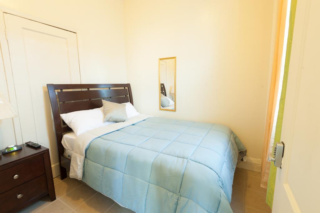 Studio And 1 Bedroom - Bronx Appartement *