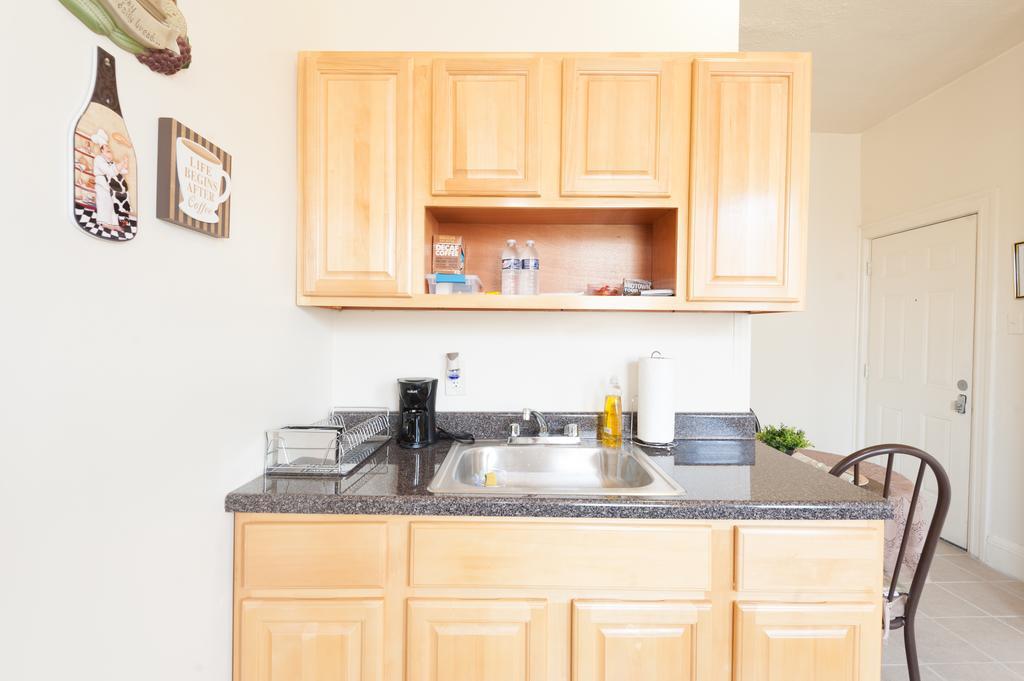 Studio And 1 Bedroom - Bronx Appartement
