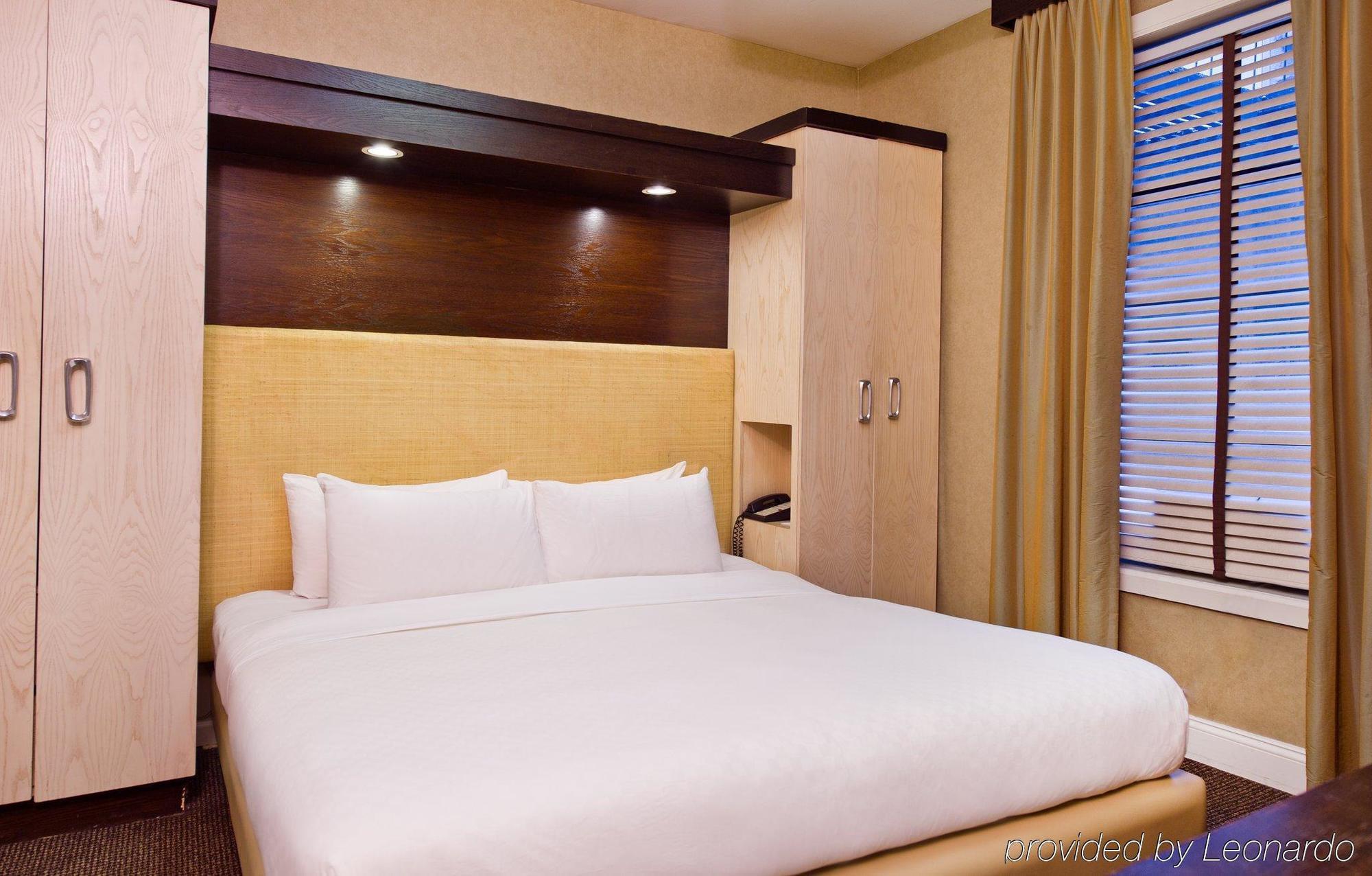 Hotel Square At Times Square 3*