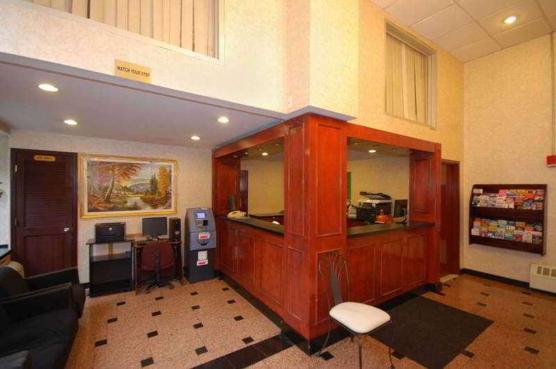 Econo Times Square 2*