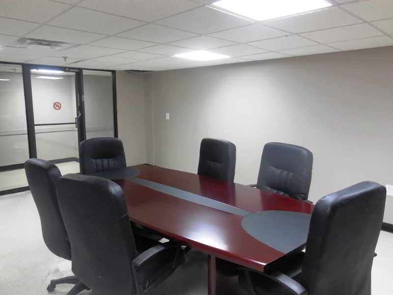 Super 8 By Wyndham Jamaica North Conduit Hotel New York