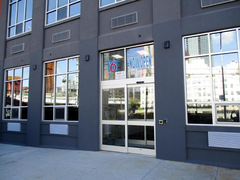 Feather Factory Hotel 3*