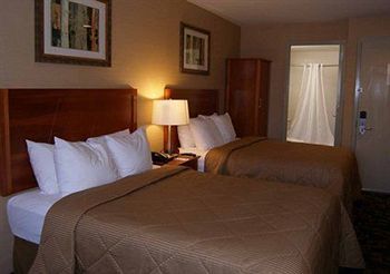 Ramada By Wyndham Times Square West Hotel