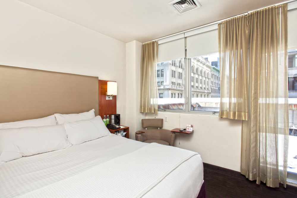 U Fifth Avenue, Empire State Building New York