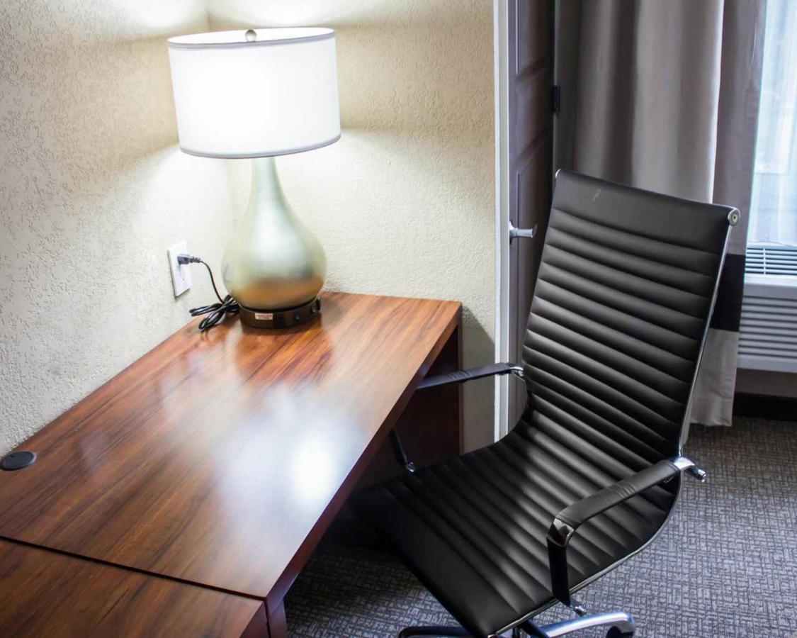 Hotel Comfort Jamaica Downtown 2*