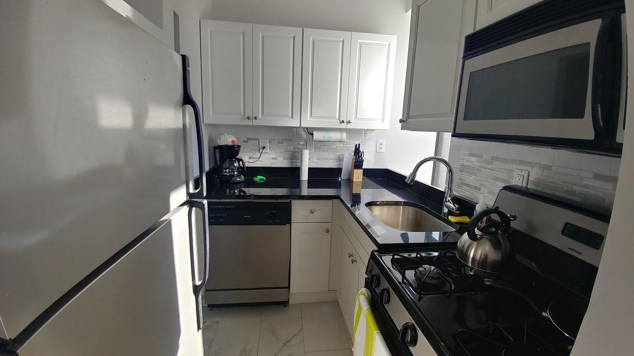 Spacious Apartment In Prime Location * New York