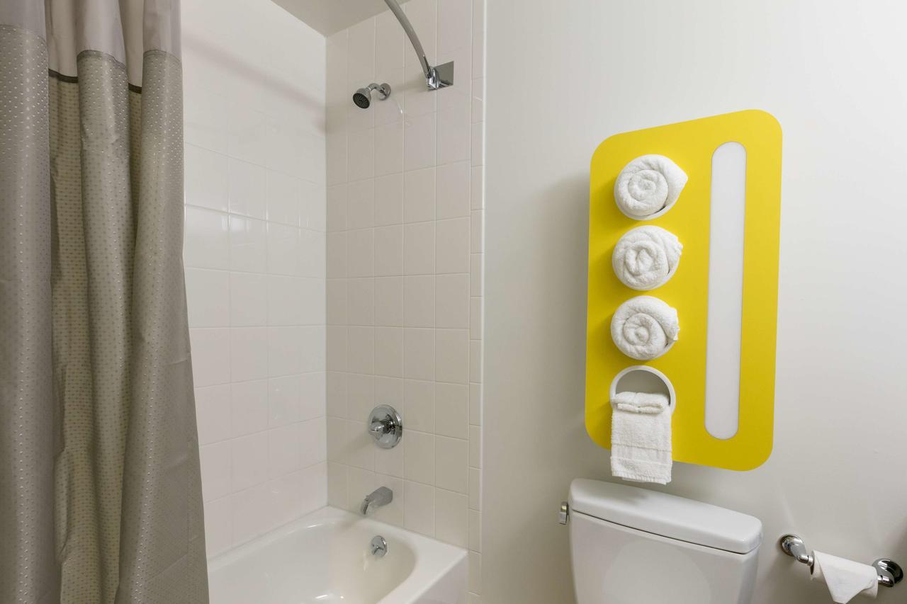 Hotel Feather Factory 3*