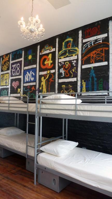 Q4 And Auberge de jeunesse New York
