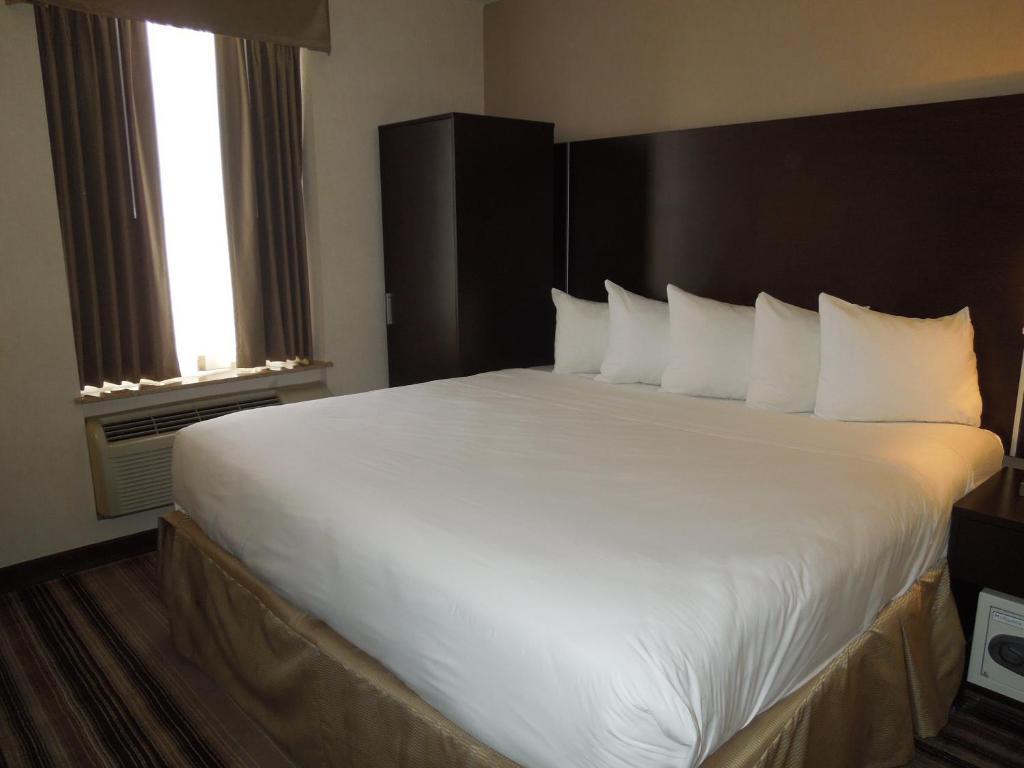 Days By Wyndham Jamaica / Jfk Airport Hotel New York