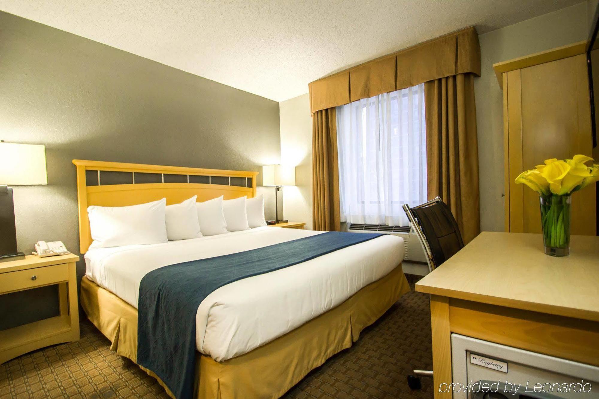 Hudson River Hotel 3*