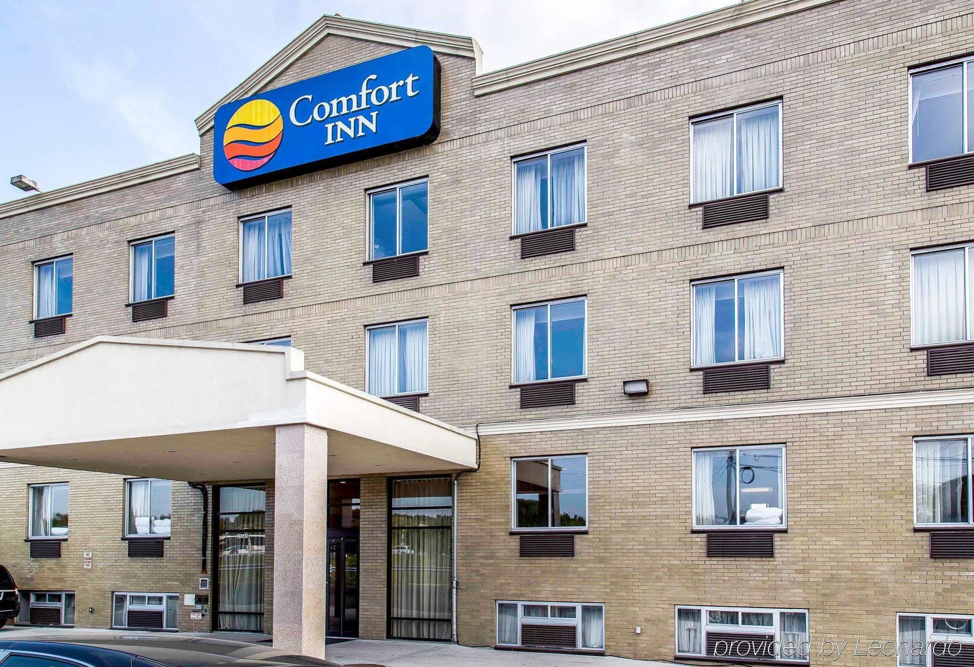 Avion Near Lga Airport, An Ascend Collection