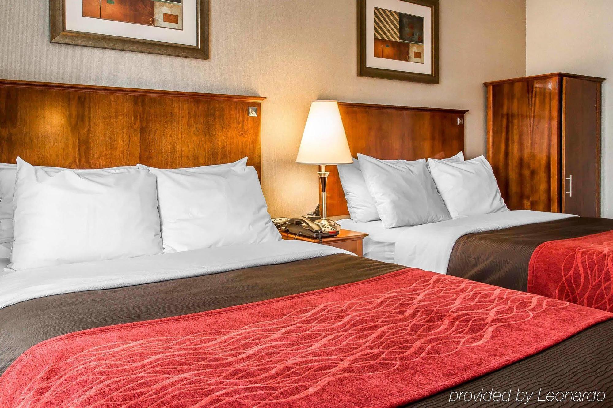 Avion Near Lga Airport, An Ascend Collection 3*