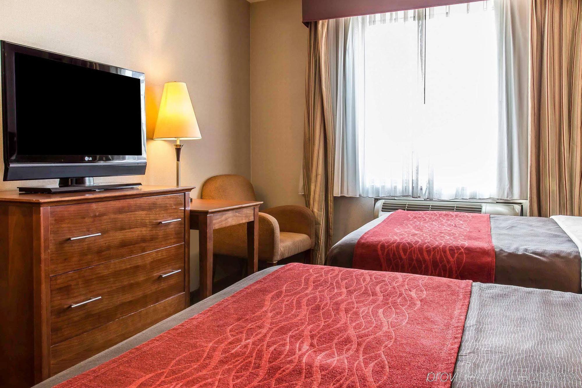 Avion Near Lga Airport, An Ascend Collection New York