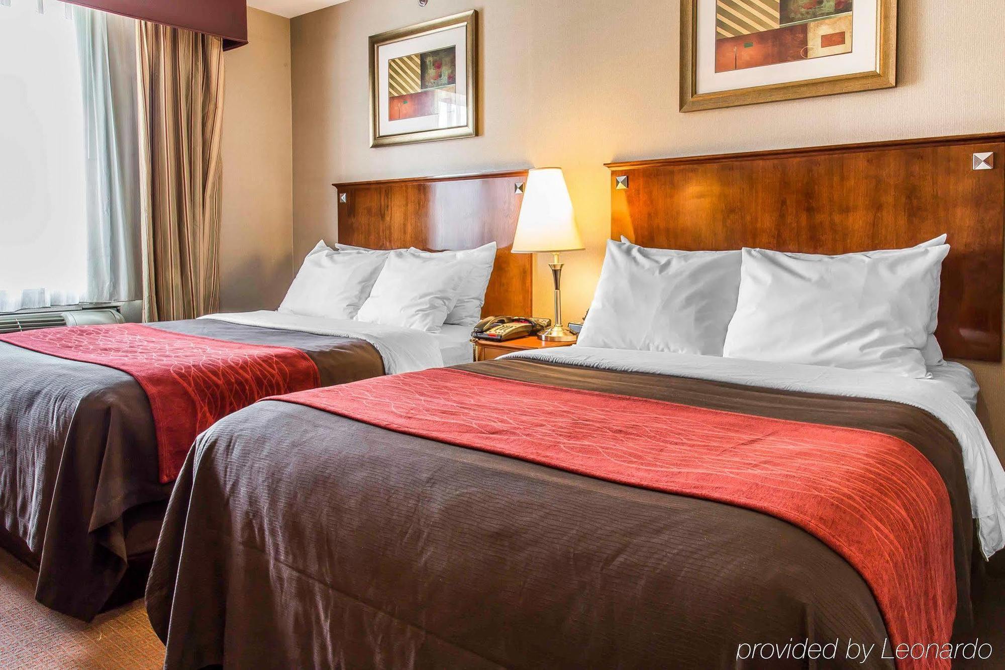 Avion Near Lga Airport, An Ascend Collection 3*