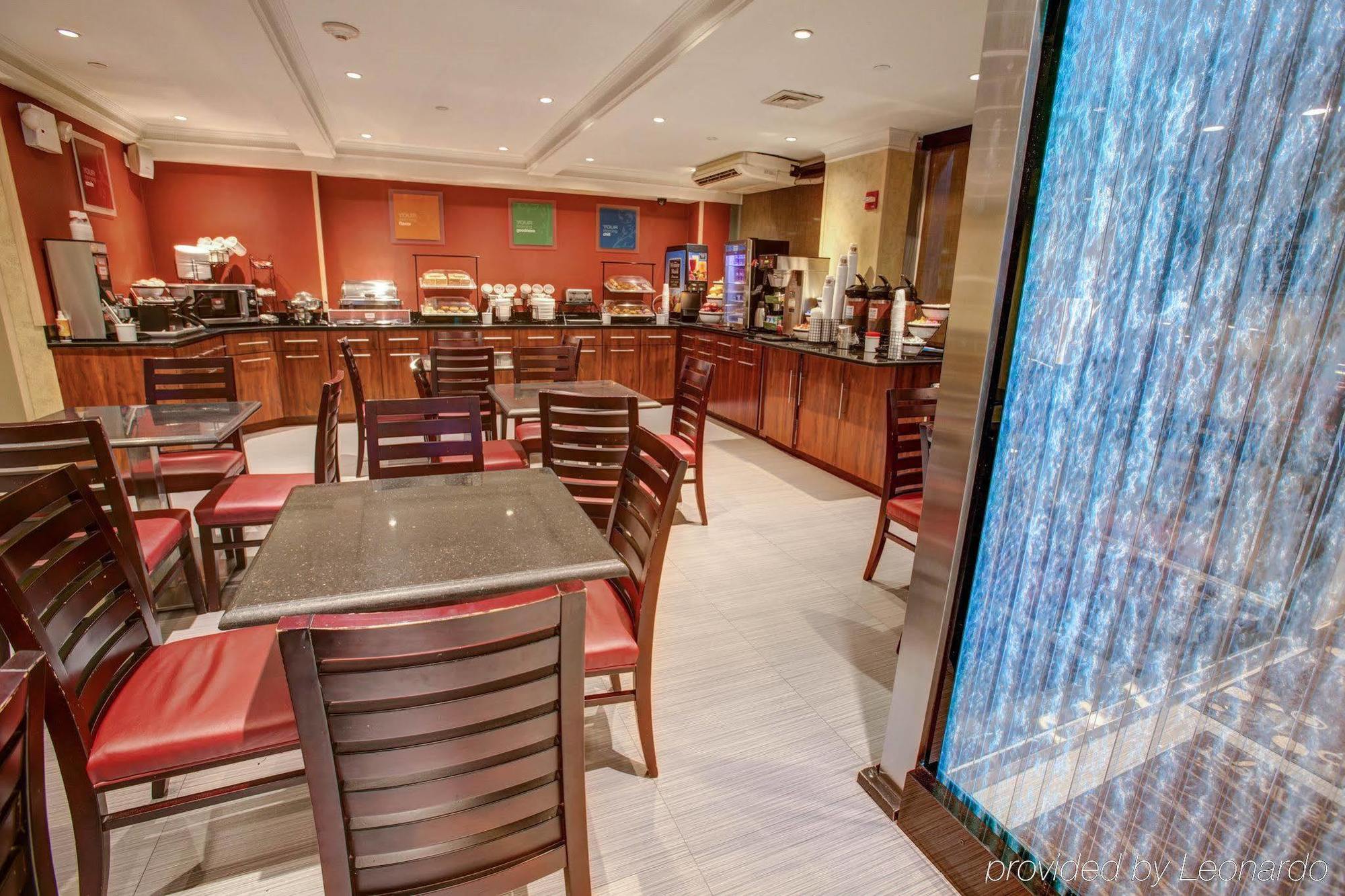 Ramada By Wyndham Times Square West Hotel 3*