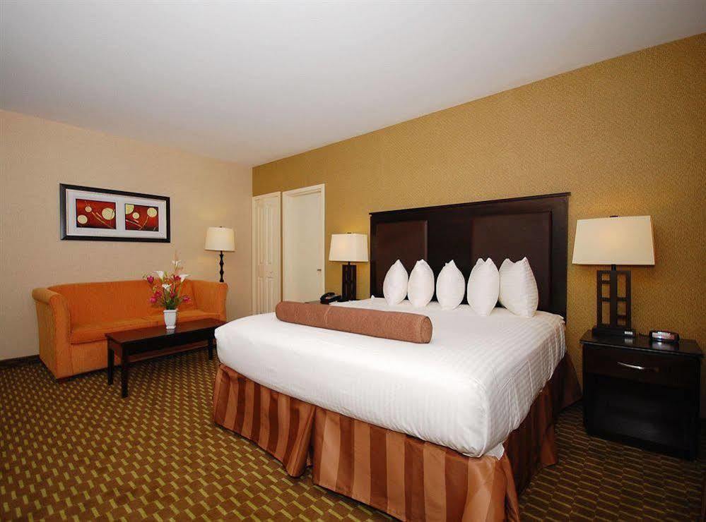 Western Plaza 3* New York