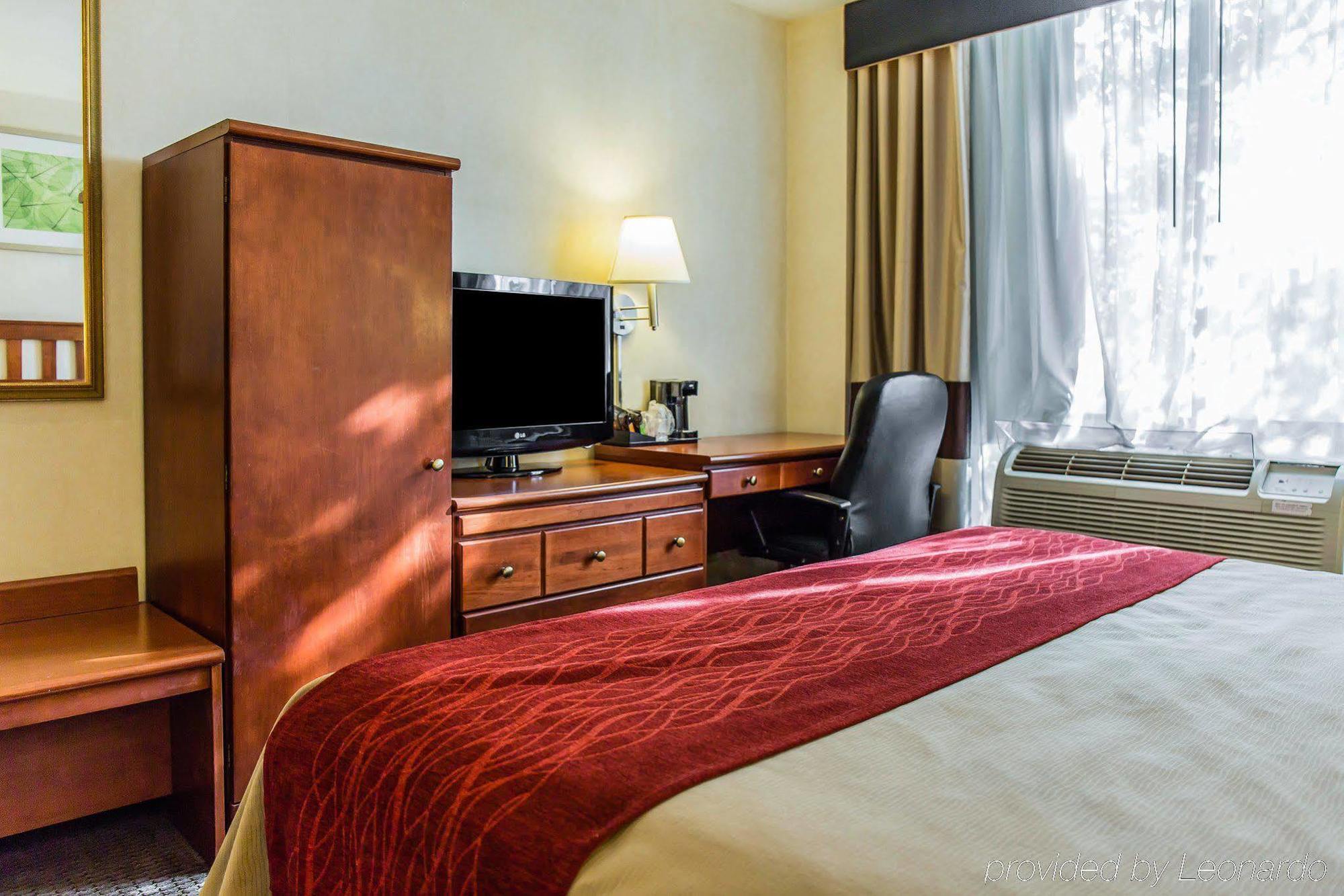 Red Lion & Long Island Hotel