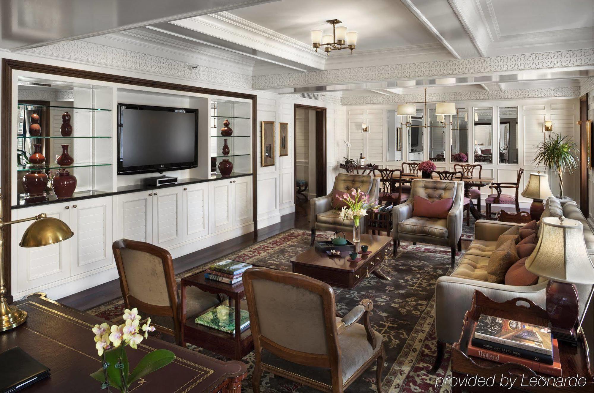 Plaza Athenee 5*