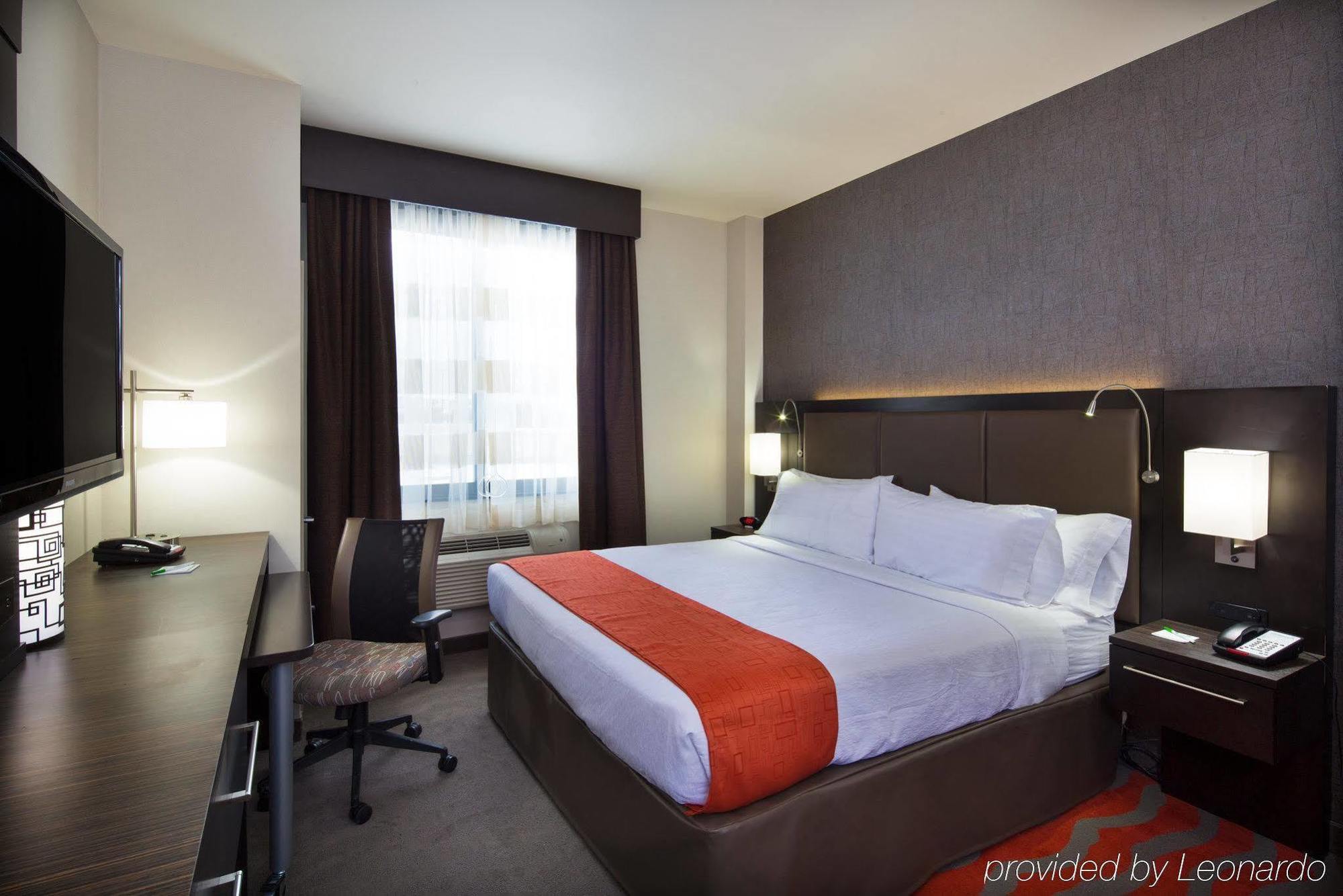 Fairfield & By Marriott Staten Island Hotel 3*