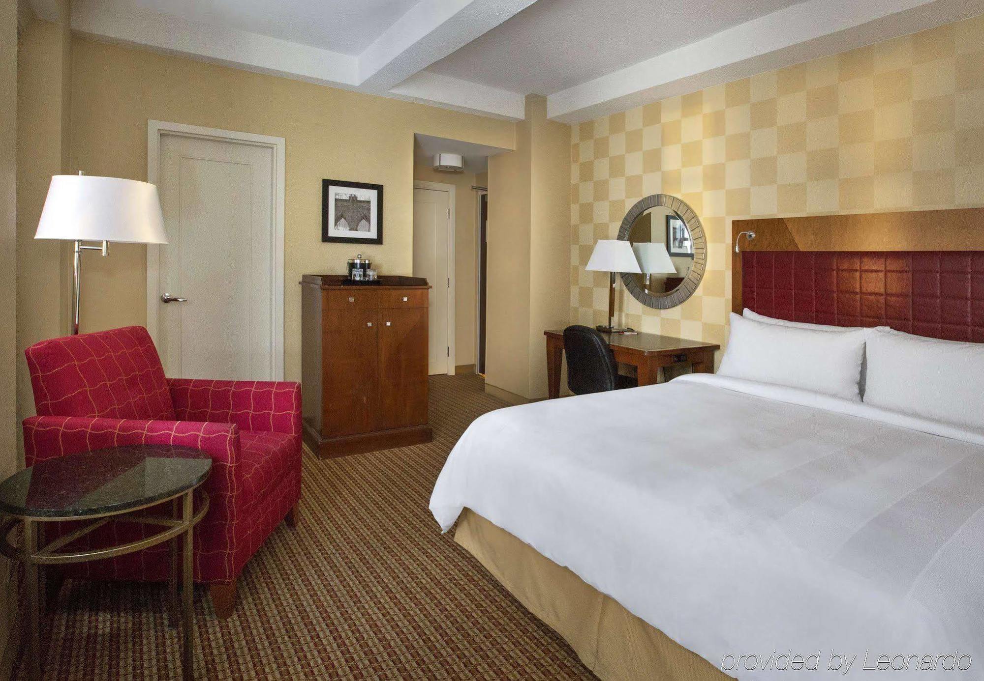 Marriott East Side 4*