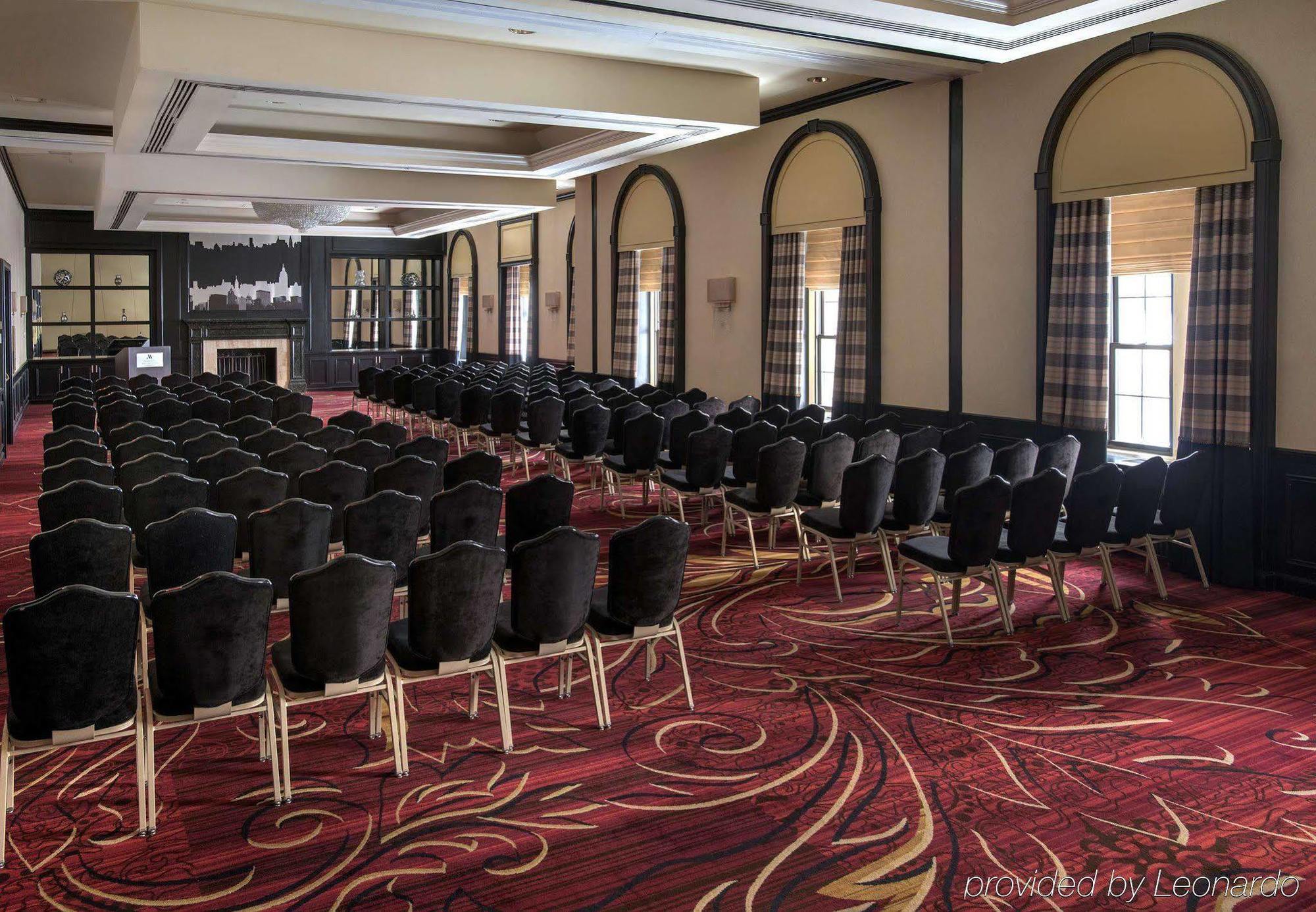 Marriott East Side 4*