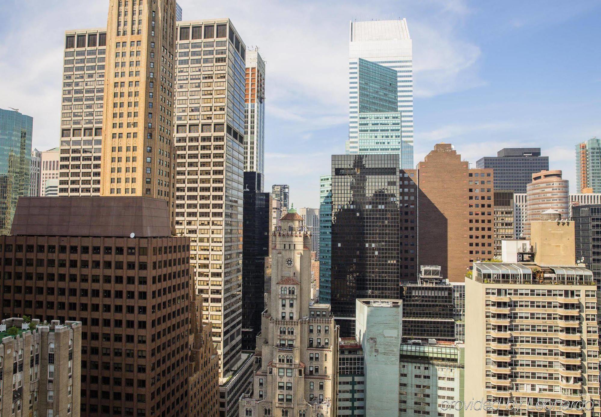 Marriott East Side Hotel 4*