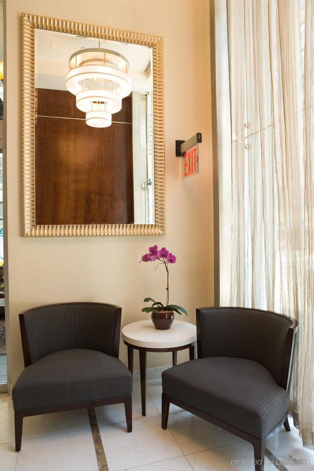 U Fifth Avenue, Empire State Building 3*