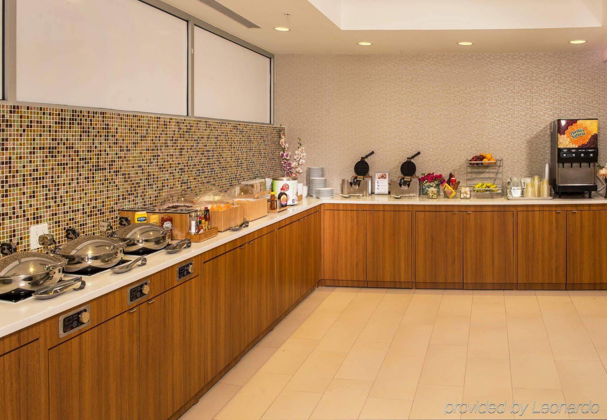 Springhill By Marriott Laguardia Airport 2*