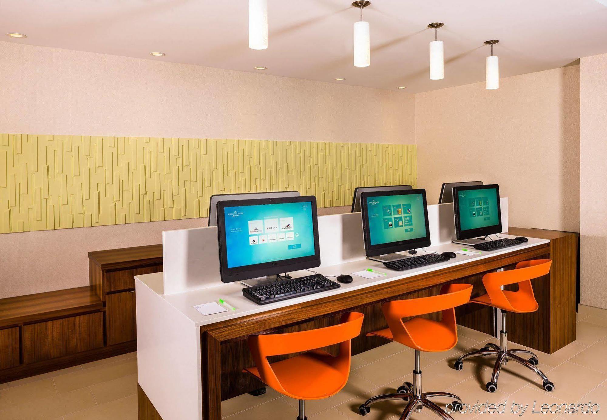 Springhill By Marriott Laguardia Airport 2*