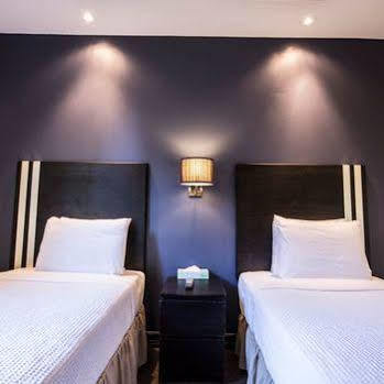 Broadway & * New York