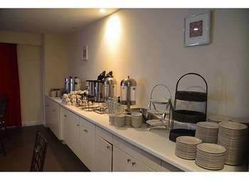 Vetiver / Manhattan Skyline Hotel 3*