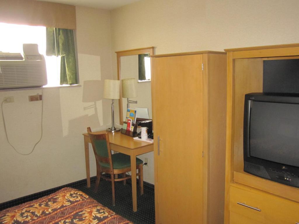 Knights - Jfk Airport 2*