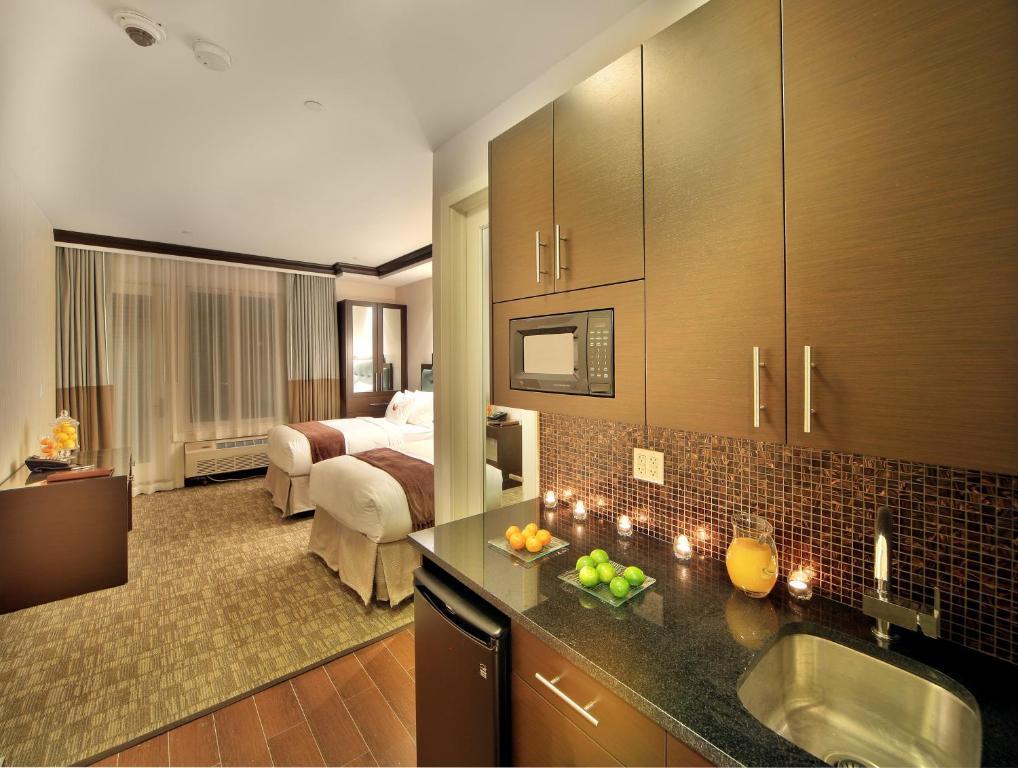 Aura Brooklyn Hotel