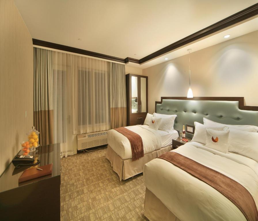 Aura Brooklyn Hotel 4*