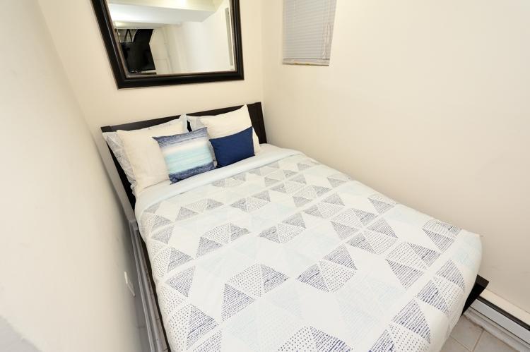 Midtown East 1 Cozy Bedroom * New York