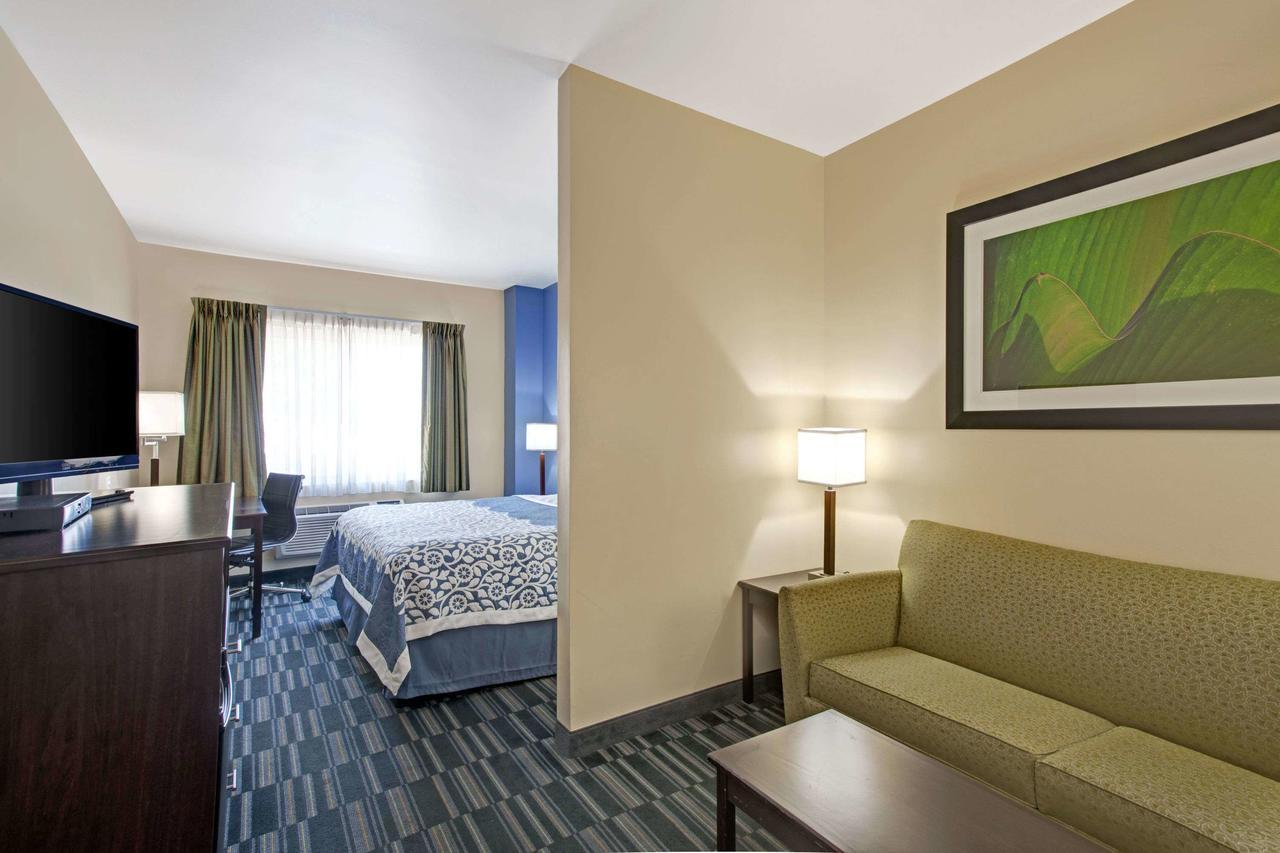 Hotel Days & By Wyndham Ozone Park/jfk Airport New York